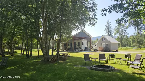 258 S Fork Ln, Pinehurst, ID 83850