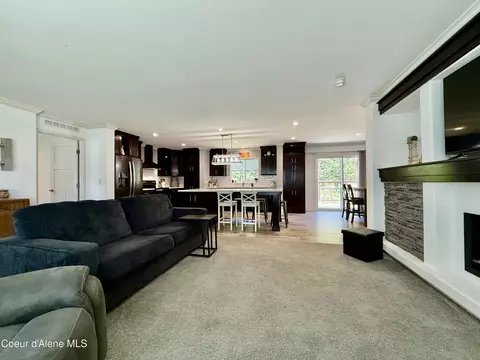 Living - 606 Yellowstone Ave #25, Silverton, ID 83867 photo 2 of 3