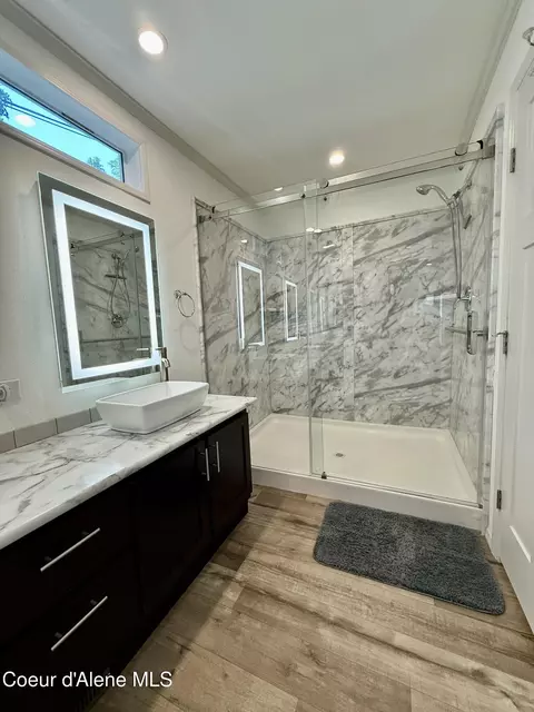 Bath - 606 Yellowstone Ave #25, Silverton, ID 83867 photo 4 of 6
