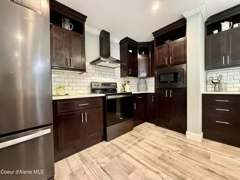 Kitchen - 606 Yellowstone Ave #25, Silverton, ID 83867 photo 4 of 8