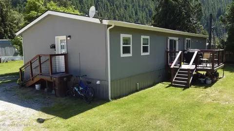 606 Yellowstone Ave #25, Silverton, ID 83867