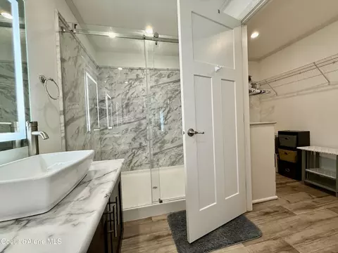 Bath - 606 Yellowstone Ave #25, Silverton, ID 83867 photo 5 of 6
