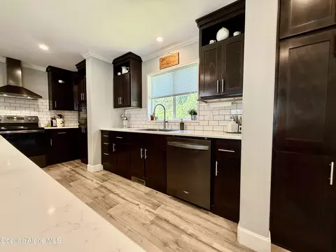 Kitchen - 606 Yellowstone Ave #25, Silverton, ID 83867 photo 1 of 8