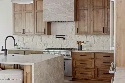 Kitchen - 3861 E Winray Dr, Hayden, ID 83835 photo 9 of 16