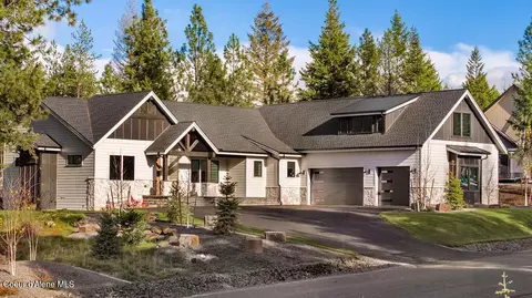 3861 E Winray Dr, Hayden, ID 83835