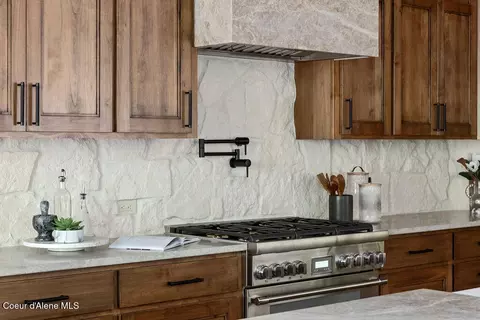 Kitchen - 3861 E Winray Dr, Hayden, ID 83835 photo 6 of 16