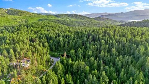 818 Delaney Dr, Sagle, ID 83860