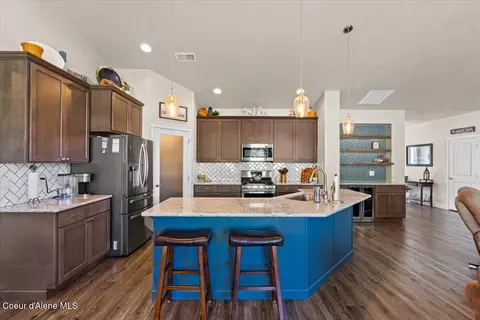 Kitchen - 1985 N Viking Loop, Post Falls, ID 83854 photo 2 of 5