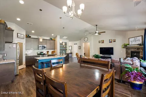 Dining - 1985 N Viking Loop, Post Falls, ID 83854 photo 2 of 2