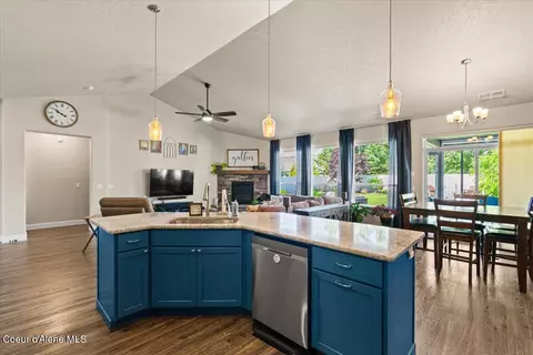 Kitchen - 1985 N Viking Loop, Post Falls, ID 83854 photo 5 of 5