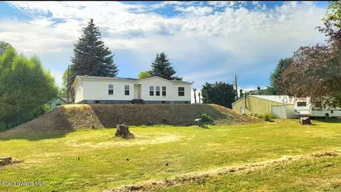 102 Robinson Ln, Saint Maries, ID 83861