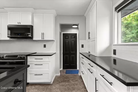 Kitchen - 502 W 14th Ave, Post Falls, ID 83854 photo 7 of 8