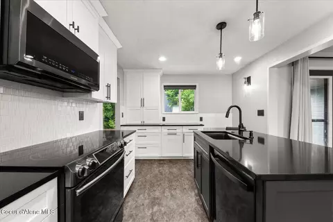 Kitchen - 502 W 14th Ave, Post Falls, ID 83854 photo 4 of 8
