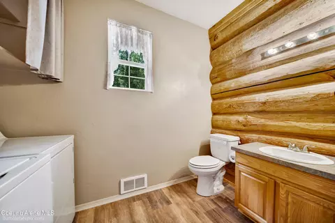 Bath - 4900 E Hudlow Rd, Hayden, ID 83835 photo 1 of 3