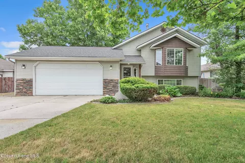 2665 W Broadmoore Dr, Hayden, ID 83835