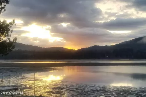 170 Flatwater Ln, Sandpoint, ID 83864