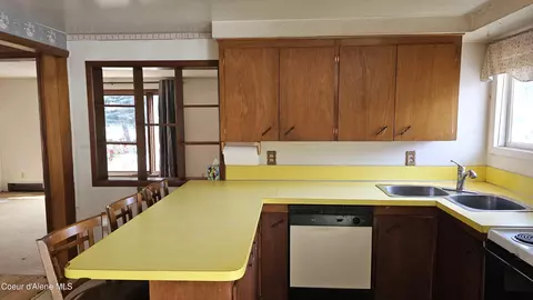 Kitchen - 405 W Mullan Ave, Kellogg, ID 83837 photo 1 of 2