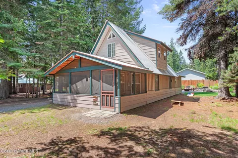 110 N Parkwood Dr, Nordman, ID 83848