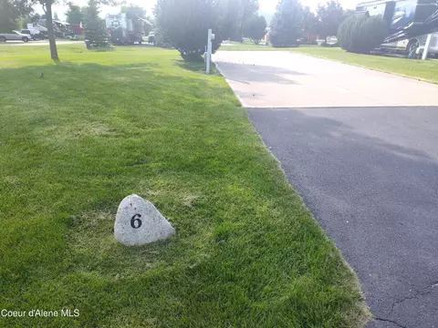 6 Sand Trap Ln, Blanchard, ID 83804