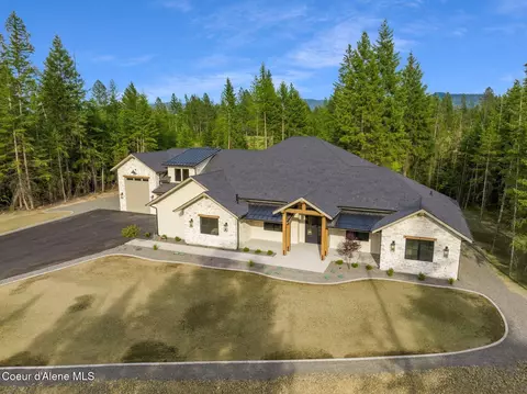 11618 N Foxhole Rd, Hayden, ID 83835