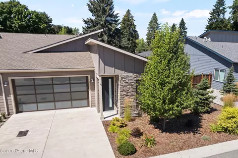 9463 N La Costa Ct, Hayden, ID 83835