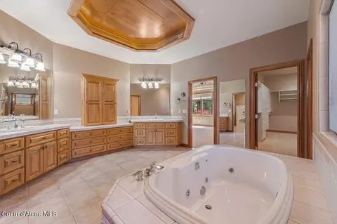 Bath - 1692 E Pebblestone Ct, Hayden, ID 83835 photo 1 of 8