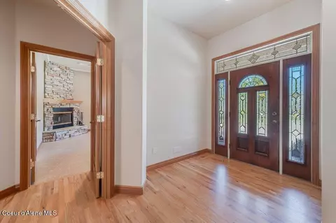 Entry Way - 1692 E Pebblestone Ct, Hayden, ID 83835 photo 2 of 5