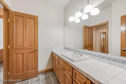 Bath - 1692 E Pebblestone Ct, Hayden, ID 83835 photo 7 of 8