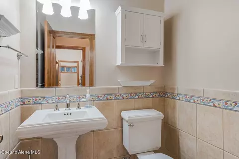Bath - 1692 E Pebblestone Ct, Hayden, ID 83835 photo 5 of 8