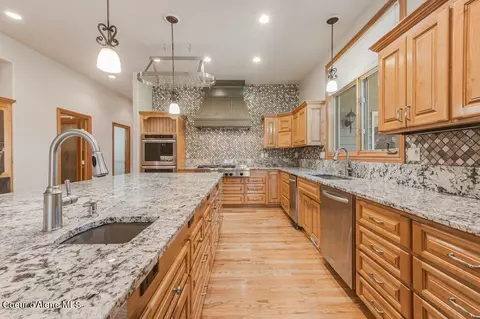 Kitchen - 1692 E Pebblestone Ct, Hayden, ID 83835 photo 3 of 4