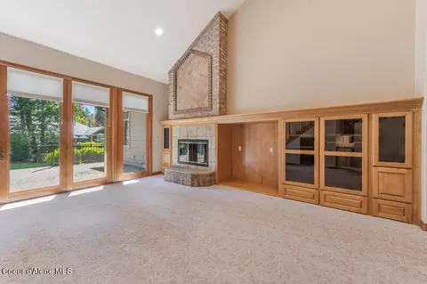 Living - 1692 E Pebblestone Ct, Hayden, ID 83835 photo 9 of 13