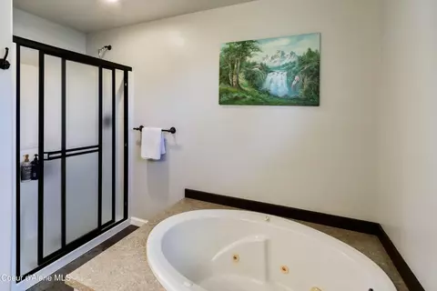 Bath - 215 Brittany Loop, Kootenai, ID 83840 photo 6 of 6