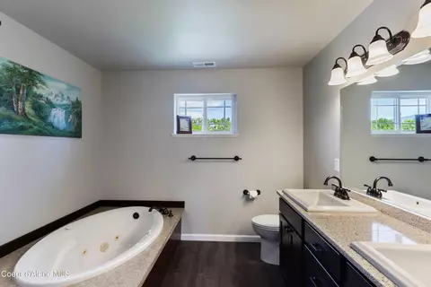 Bath - 215 Brittany Loop, Kootenai, ID 83840 photo 4 of 6