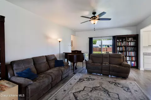 Living - 215 Brittany Loop, Kootenai, ID 83840 photo 1 of 1