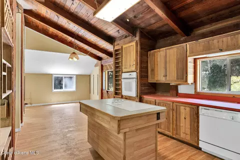 480 Mountain Meadows Rd, Naples, ID 83847 photo 2