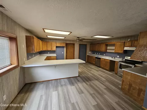 503 E Railroad Ave, Post Falls, ID 83854 photo 9