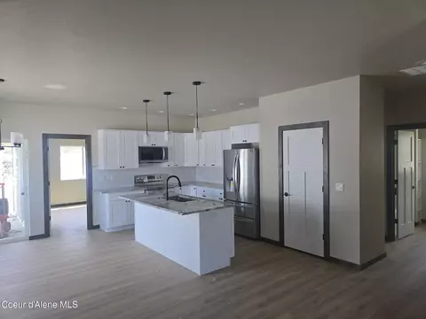 693 E Valley St, Oldtown, ID 83822 photo 3