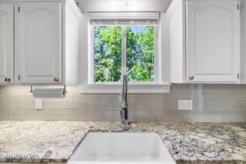 Kitchen - 118 W Mill Ave, Kellogg, ID 83837 photo 6 of 9