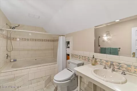 Bath - 118 W Mill Ave, Kellogg, ID 83837 photo 3 of 5