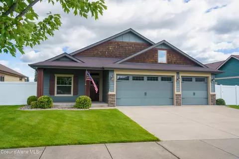 10955 N Seaside St, Hayden, ID 83835