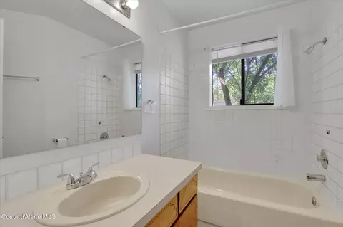 Bath - 3848 E 2nd Ave, Post Falls, ID 83854 photo 3 of 3