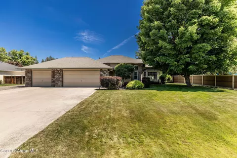 8290 N Summerfield Loop, Hayden, ID 83835