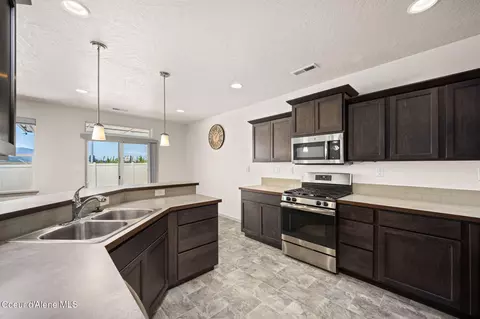 Kitchen - 4717 N Connery Loop, Post Falls, ID 83854 photo 2 of 2