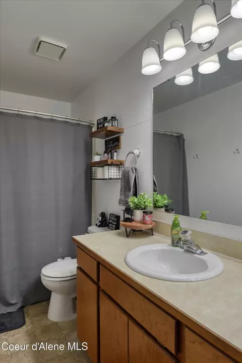 Bath - 1613 E Plaza Dr, Post Falls, ID 83854 photo 4 of 4