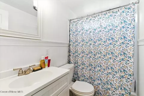 Bath - 36068 E Canyon Rd, Cataldo, ID 83810 photo 2 of 2