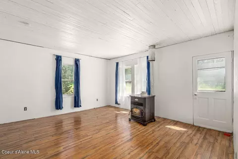 Living - 17320 E Perimeter Rd, Athol, ID 83801 photo 3 of 3