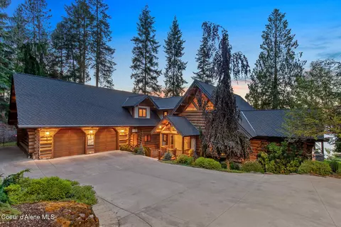 9247 N Hart Ln, Hayden, ID 83835