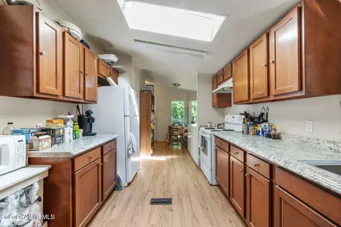 Kitchen - 96 Cedar Hl, Sagle, ID 83860 photo 3 of 3