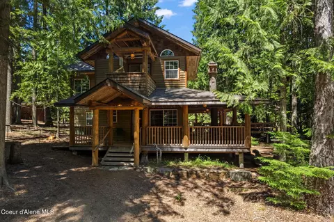 83 And 35 Whispering Pnes, Sagle, ID 83860