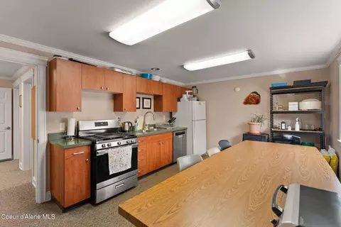 Kitchen - 850 Hoop Loop Rd, Priest River, ID 83856 photo 2 of 2